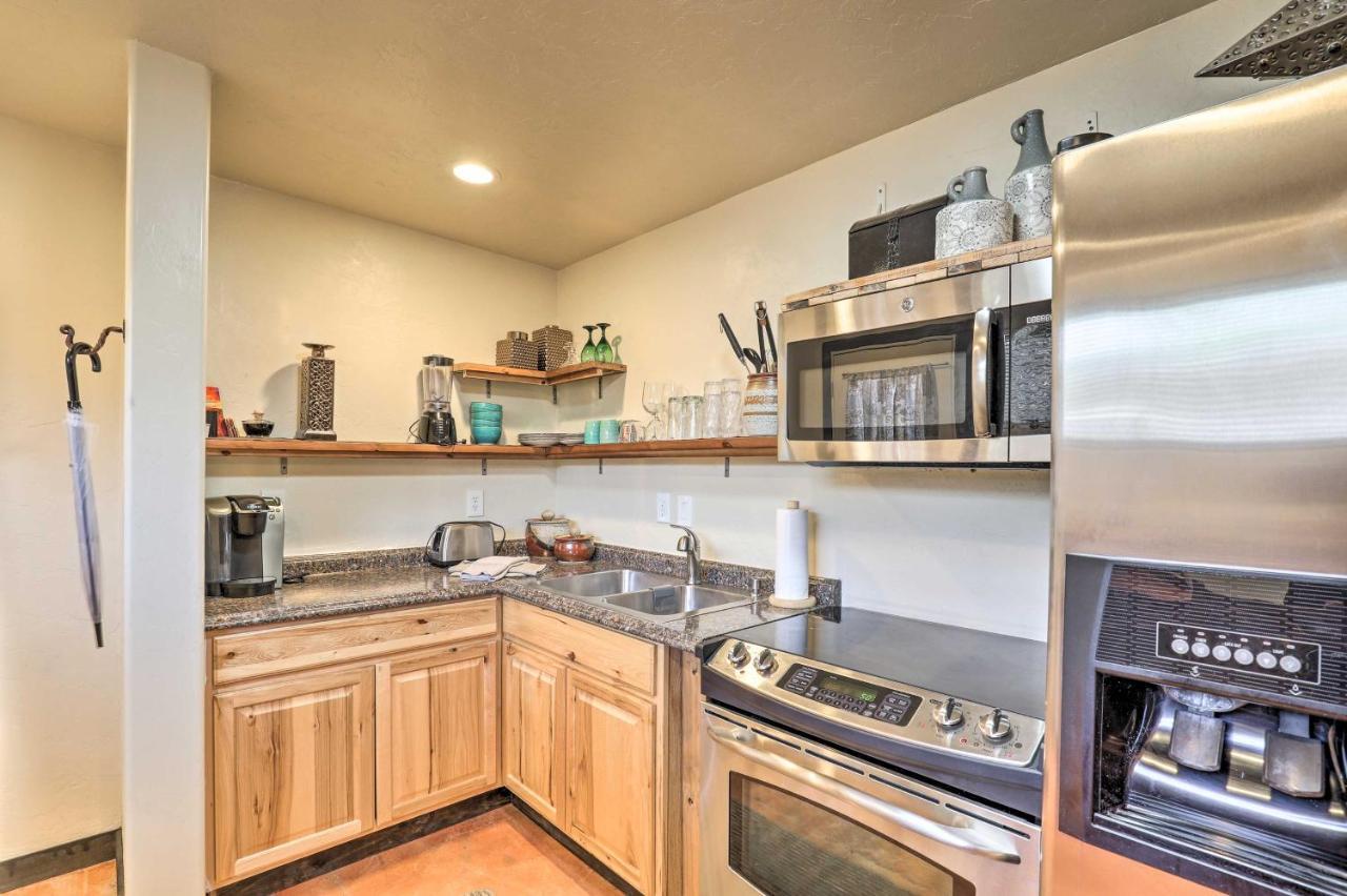 Pet-Friendly Tucson Casita Shared Hot Tub And Porch Villa Eksteriør bilde