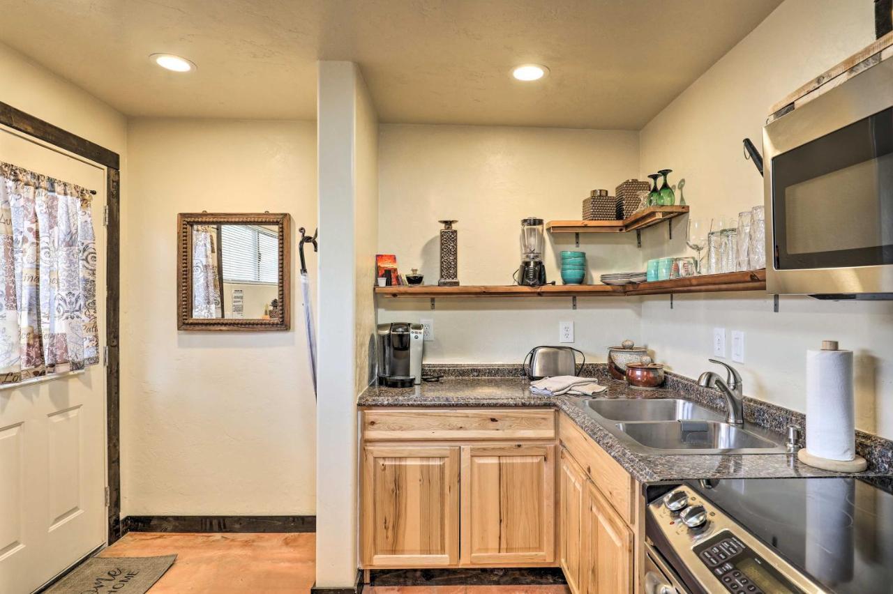 Pet-Friendly Tucson Casita Shared Hot Tub And Porch Villa Eksteriør bilde